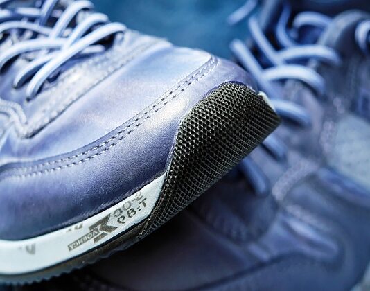 Jak uratować starte czubki butów?